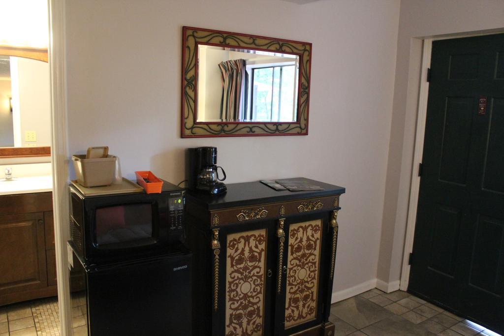 Brydan Suites Юрика Спрингс Экстерьер фото
